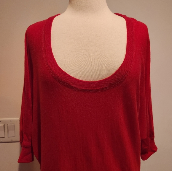 Et Vous Lightweight Wool and Cashmere Mix Tee with 3/4 Sleeves in Red, Size M - Picture 2 of 9